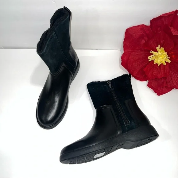 Unstructured By Clark’s Black Faux Fur Winter Boots - New Without Box - Reemoly - Picture 3 of 15